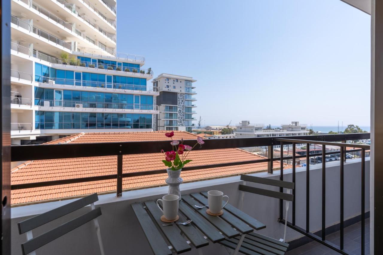 Burst Studio W/ Balcony In Ларнака Екстер'єр фото