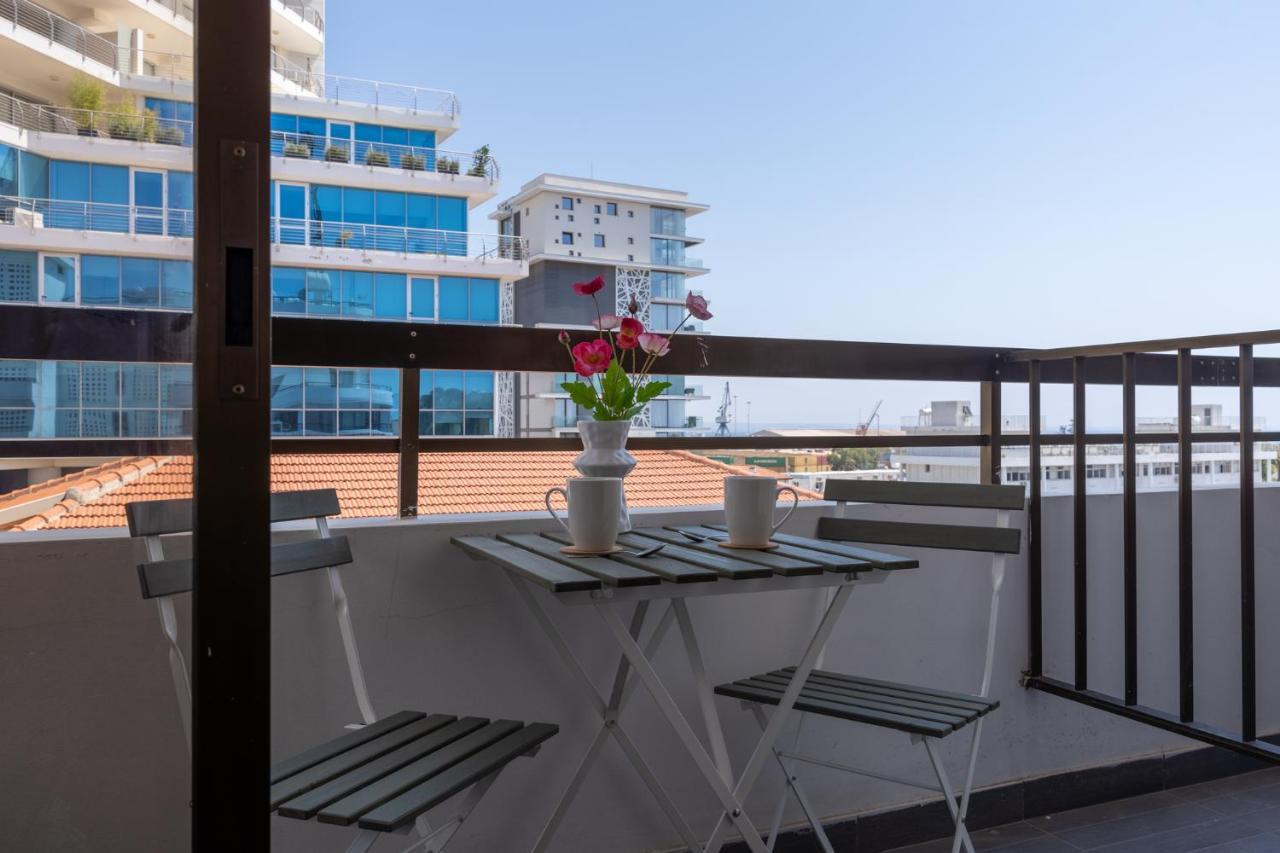 Burst Studio W/ Balcony In Ларнака Екстер'єр фото